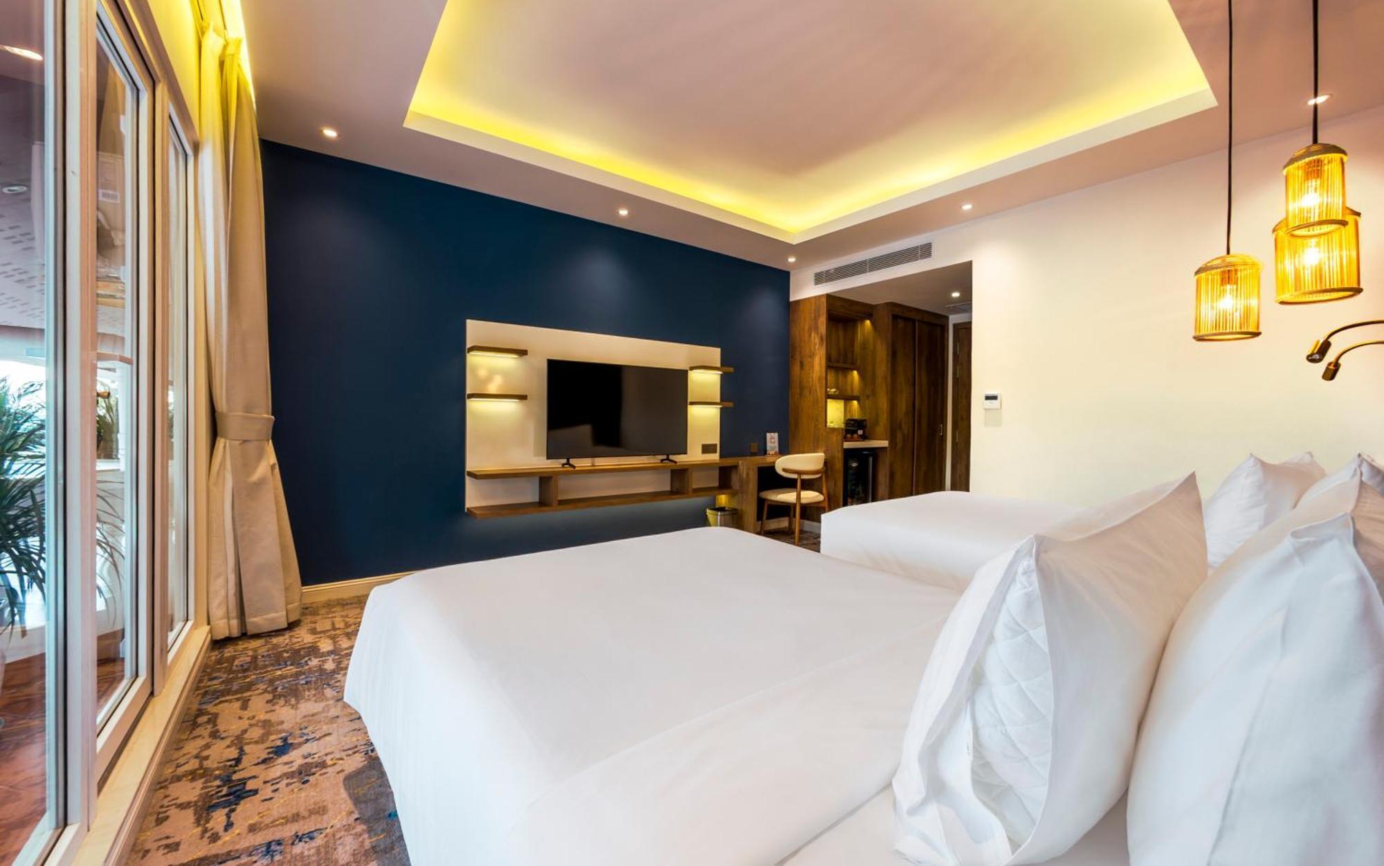 Queenco & Casino Hotel 5*